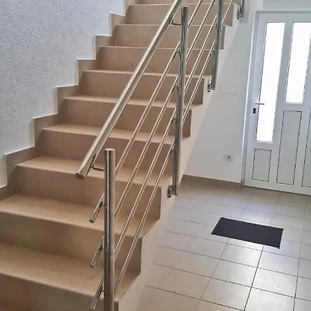 Apartment In Bilo With Sea View, Balcony, Air Conditioning, Wifi *