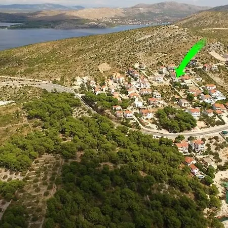 Apartment In Bilo With Sea View, Balcony, Air Conditioning, Wifi Dolac